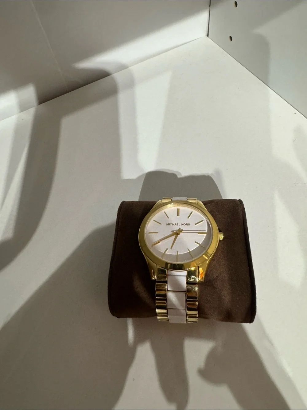 Michael Kors womens slim runway watch - Picture 3 of 4